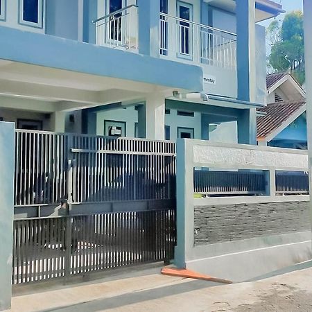 Triyoga Homestay Syariah Redpartner Sangkanurip Ngoại thất bức ảnh